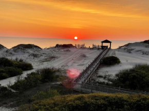 Oceanfront grandeur 4x4 Outerbanks -Hemingway